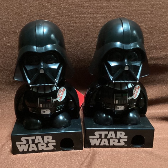 Star Wars Dart Vader Dispenser With Candy Pieces NEW - Picture 2 of 10